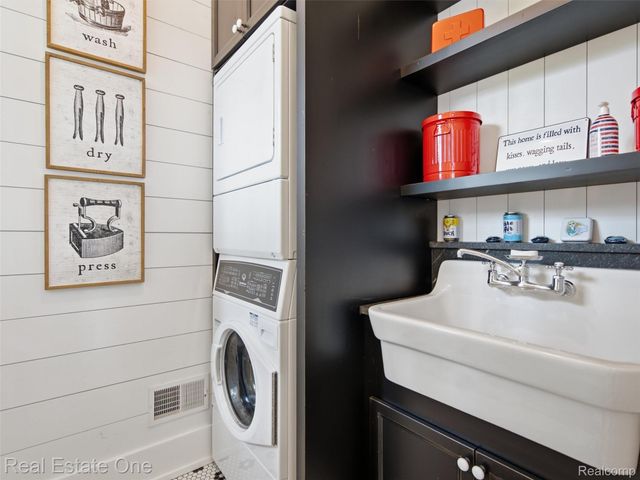 6160 Wertz, Springfield Charter Township, MI 48350