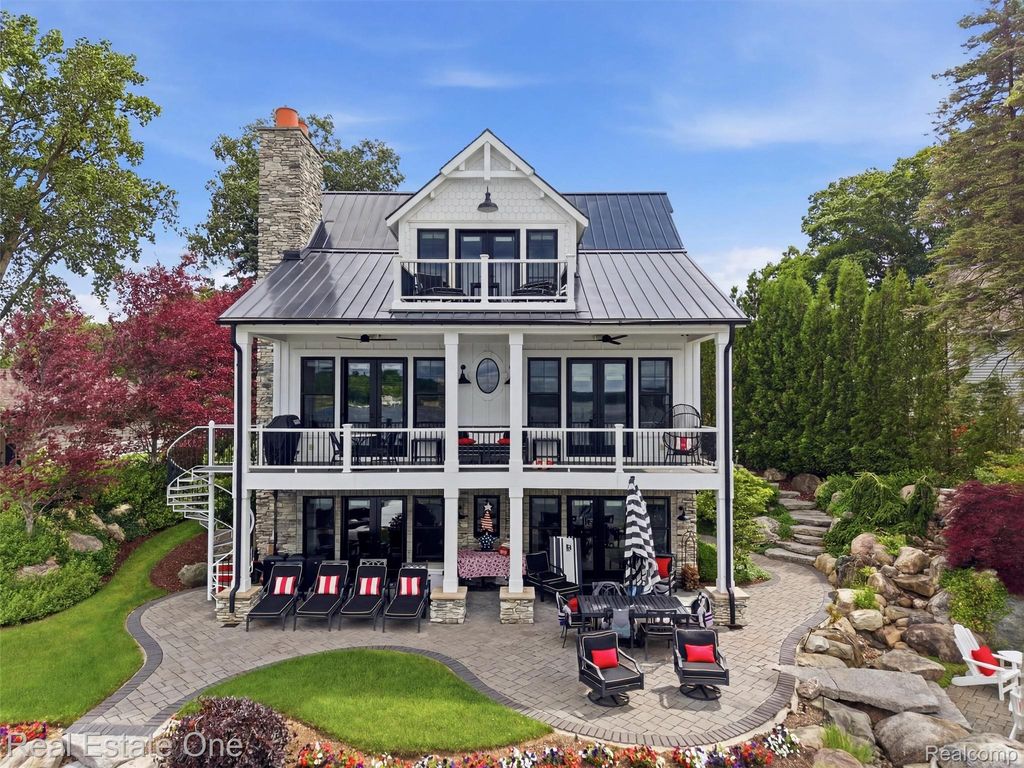 6160 Wertz, Springfield Charter Township, MI 48350