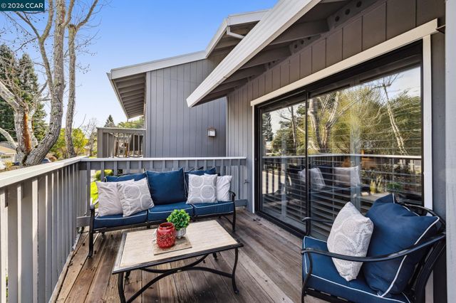 120 Greenbriar, Moraga, CA 94556