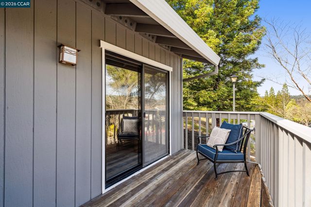 120 Greenbriar, Moraga, CA 94556