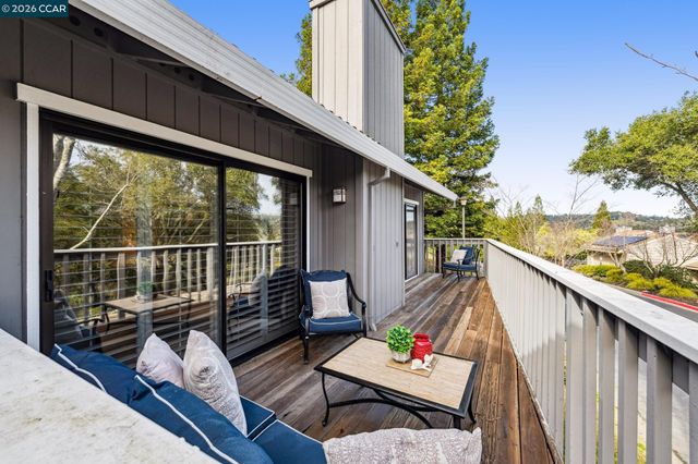 120 Greenbriar, Moraga, CA 94556