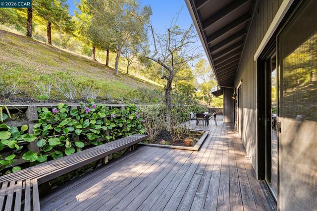 120 Greenbriar, Moraga, CA 94556