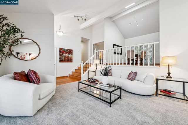 120 Greenbriar, Moraga, CA 94556