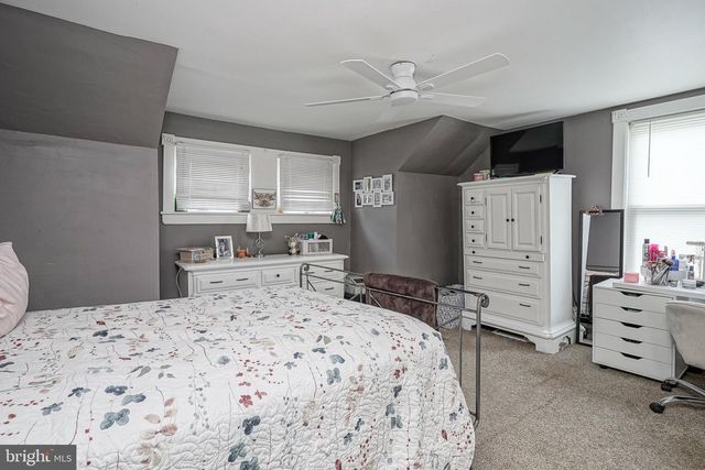 202 5TH AVE, Mount Ephraim, NJ 08059