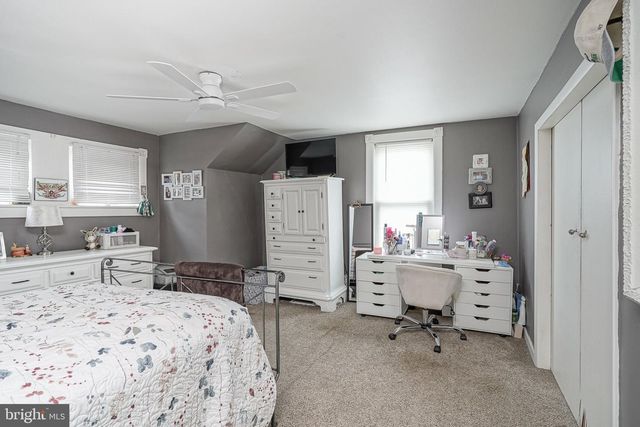 202 5TH AVE, Mount Ephraim, NJ 08059