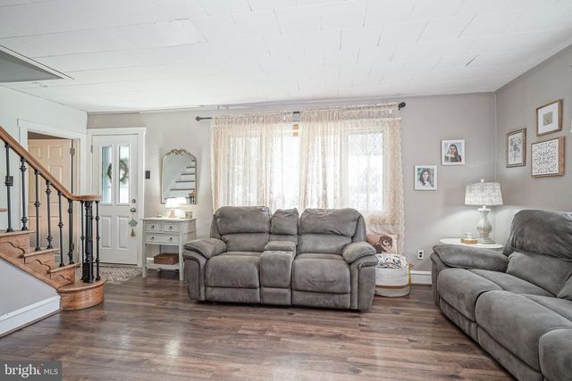 202 5TH AVE, Mount Ephraim, NJ 08059