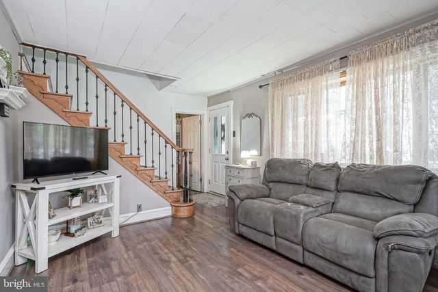 202 5TH AVE, Mount Ephraim, NJ 08059