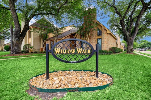 2939 Rosefield Drive, Houston, TX 77080