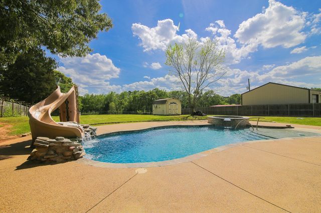 507 Willow St, Hallsville, TX 75650