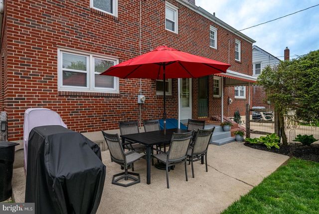 12 LAWNDALE RD, Wyomissing, PA 19610