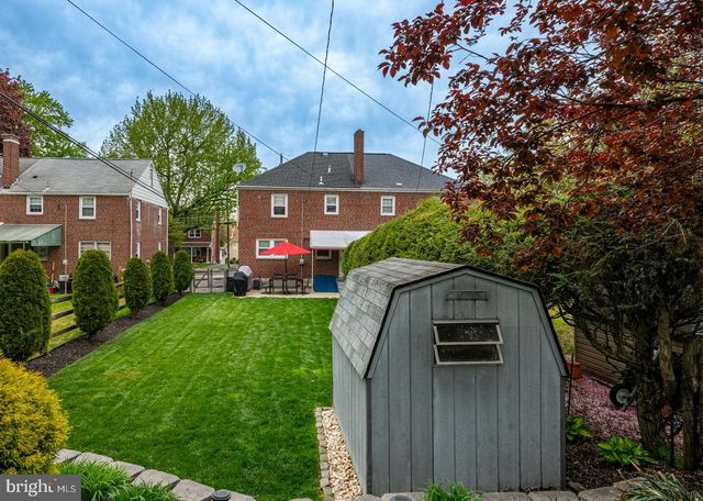 12 LAWNDALE RD, Wyomissing, PA 19610