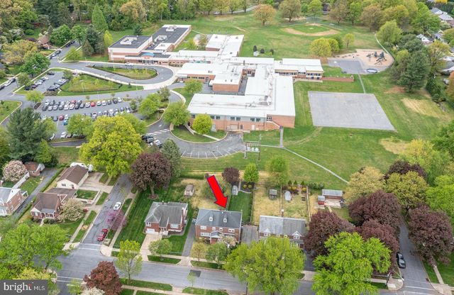 12 LAWNDALE RD, Wyomissing, PA 19610
