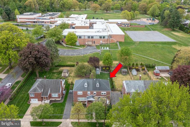 12 LAWNDALE RD, Wyomissing, PA 19610