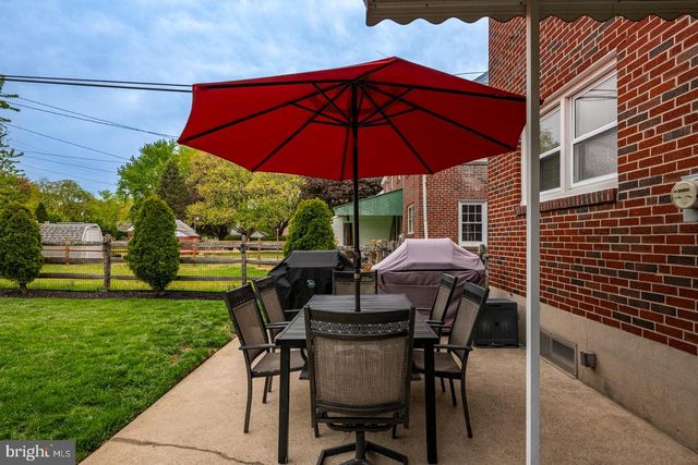 12 LAWNDALE RD, Wyomissing, PA 19610