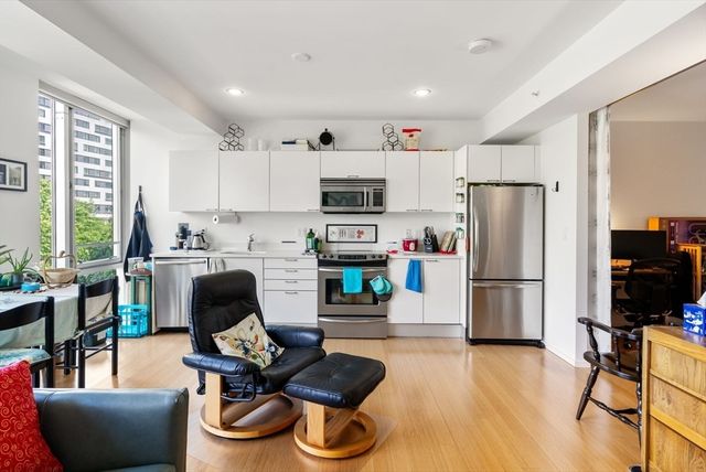 2 Earhart St 421, Cambridge, MA 02141