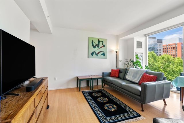 2 Earhart St 421, Cambridge, MA 02141