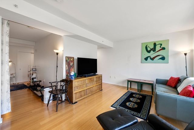 2 Earhart St 421, Cambridge, MA 02141