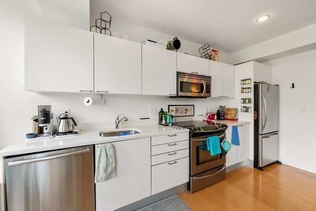 2 Earhart St 421, Cambridge, MA 02141