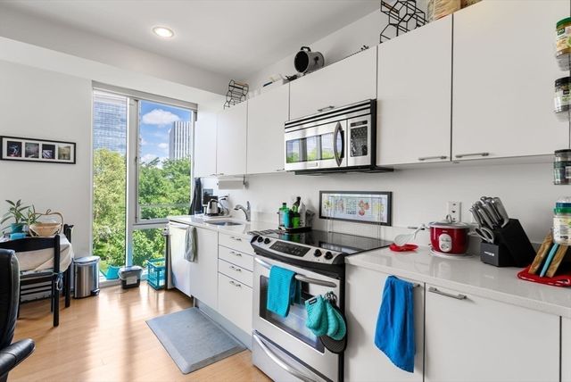 2 Earhart St 421, Cambridge, MA 02141