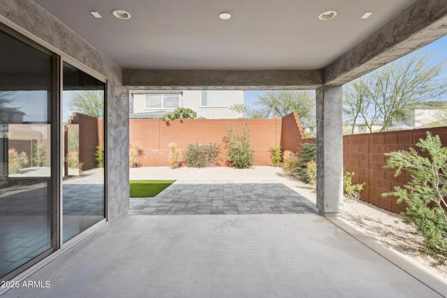 1948 W Sierra Sunset Trail, Phoenix, AZ 85085