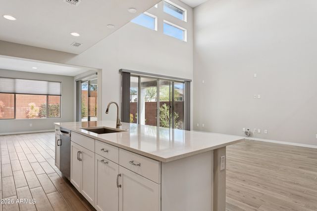 1948 W Sierra Sunset Trail, Phoenix, AZ 85085