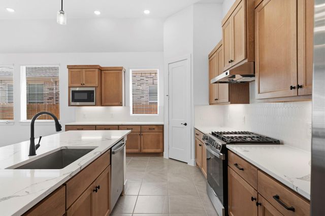 412 Hillview Nature, New Caney, TX 77357