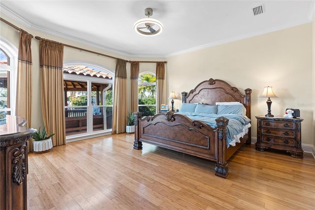 3952 VERSAILLES DRIVE, Tampa, FL 33634