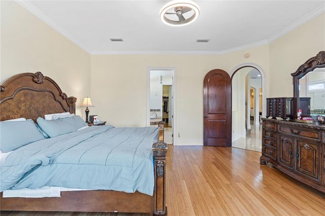 3952 VERSAILLES DRIVE, Tampa, FL 33634