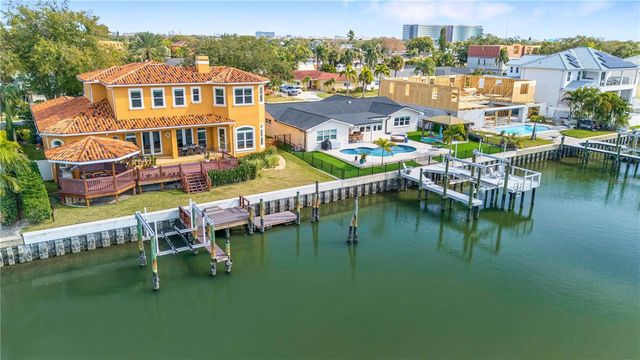 3952 VERSAILLES DRIVE, Tampa, FL 33634