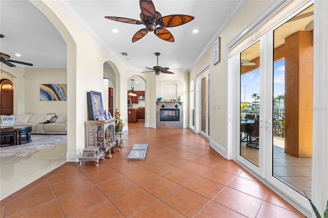 3952 VERSAILLES DRIVE, Tampa, FL 33634