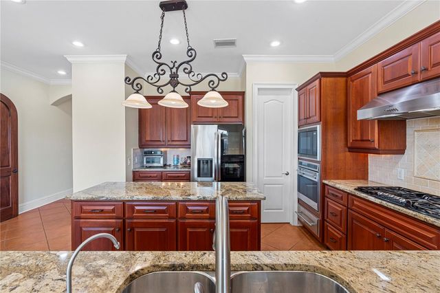 3952 VERSAILLES DRIVE, Tampa, FL 33634