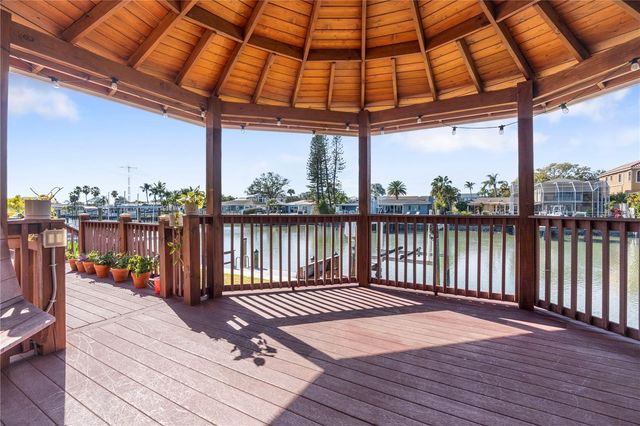 3952 VERSAILLES DRIVE, Tampa, FL 33634