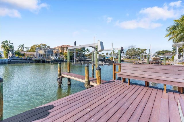 3952 VERSAILLES DRIVE, Tampa, FL 33634