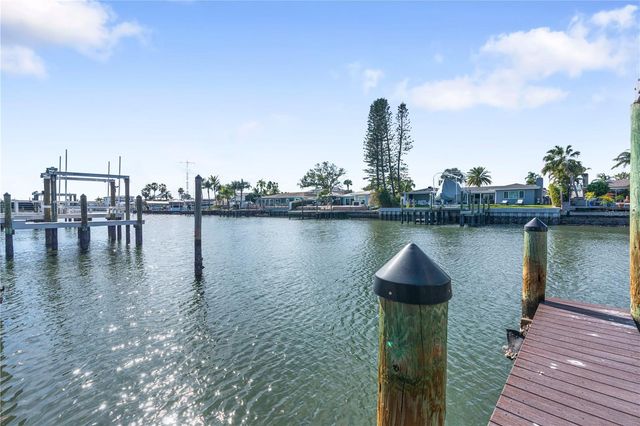 3952 VERSAILLES DRIVE, Tampa, FL 33634