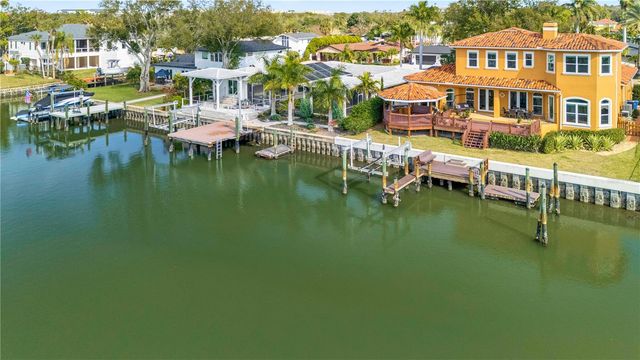 3952 VERSAILLES DRIVE, Tampa, FL 33634