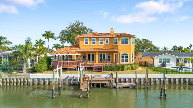 3952 VERSAILLES DRIVE, Tampa, FL 33634