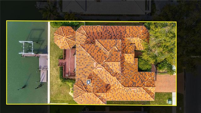 3952 VERSAILLES DRIVE, Tampa, FL 33634