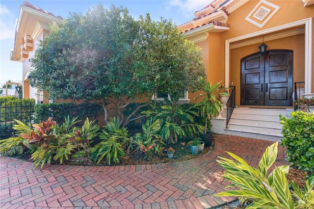 3952 VERSAILLES DRIVE, Tampa, FL 33634