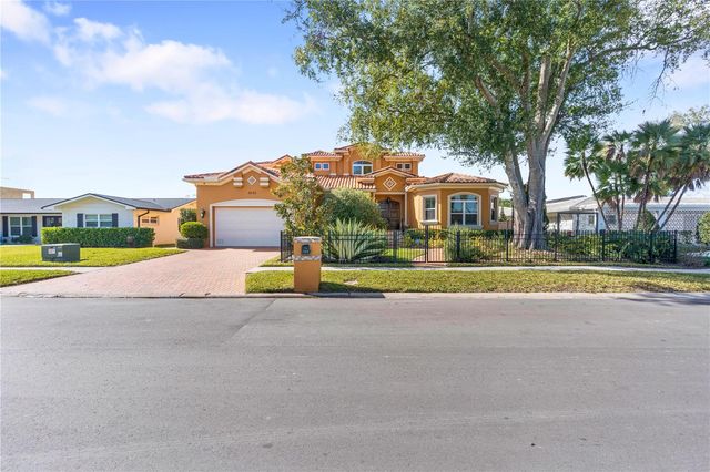 3952 VERSAILLES DRIVE, Tampa, FL 33634