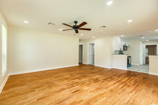 207 Stockman Street, Sweeny, TX 77480