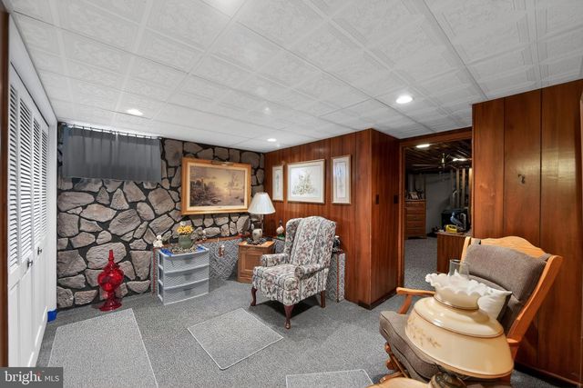 433 WASHINGTON ST, East Greenville, PA 18041