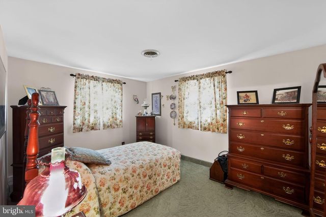 433 WASHINGTON ST, East Greenville, PA 18041