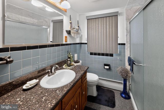 433 WASHINGTON ST, East Greenville, PA 18041