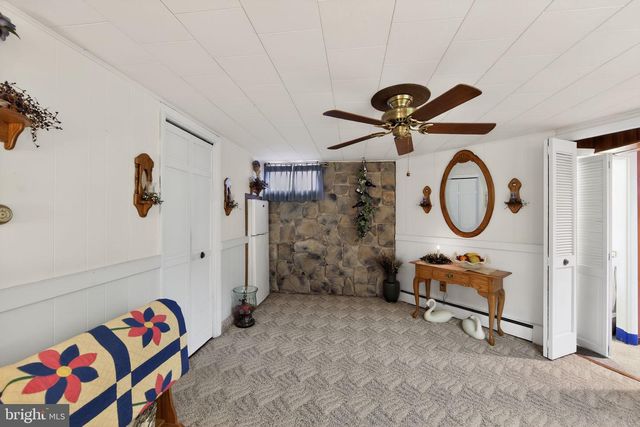 433 WASHINGTON ST, East Greenville, PA 18041