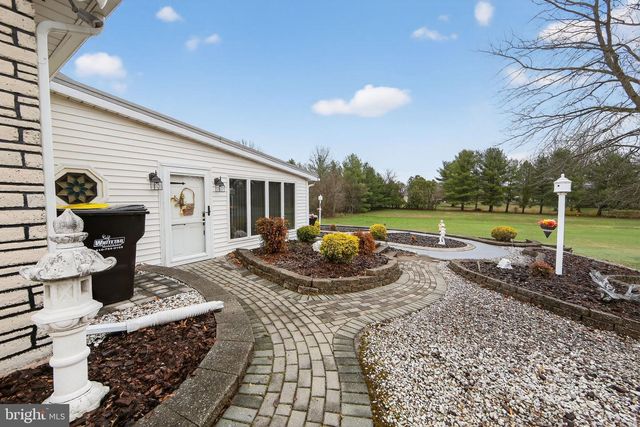 433 WASHINGTON ST, East Greenville, PA 18041