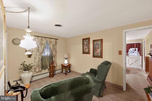 433 WASHINGTON ST, East Greenville, PA 18041