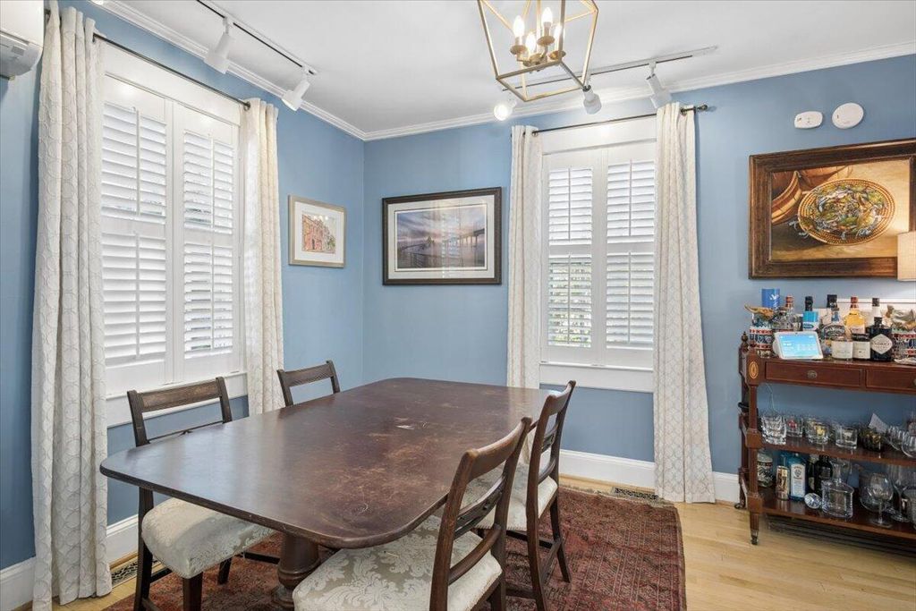 Image 14 of property listing at 301 Broad Street 4, Charleston, SC 29401