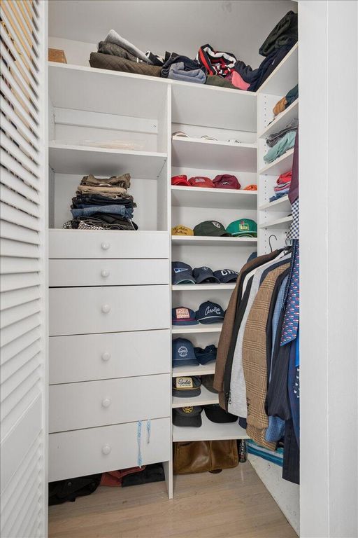 Image 23 of property listing at 301 Broad Street 4, Charleston, SC 29401