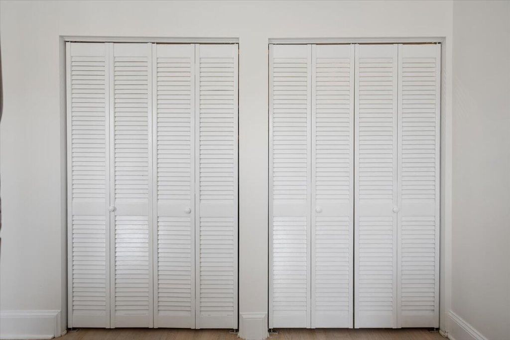 Image 24 of property listing at 301 Broad Street 4, Charleston, SC 29401