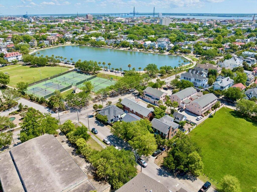 Image 27 of property listing at 301 Broad Street 4, Charleston, SC 29401